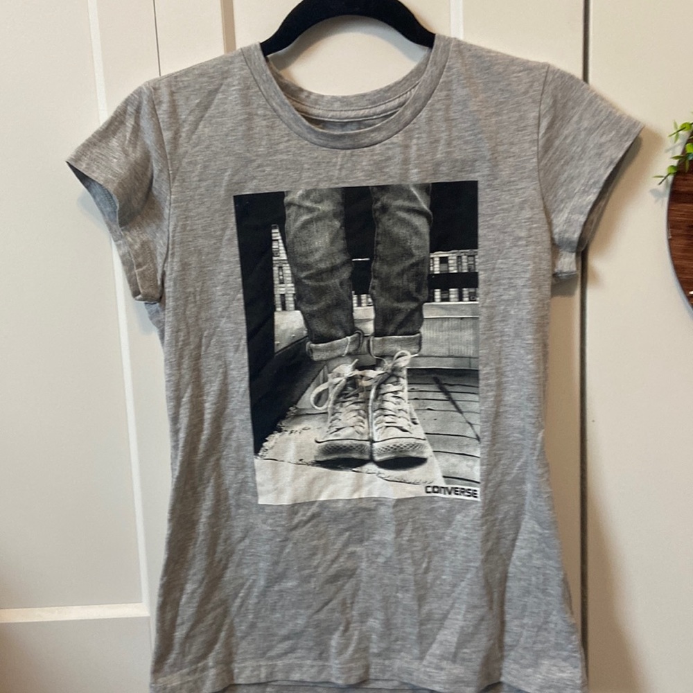 Converse girls, extra-large gray tee awesome photograph on the front Converse